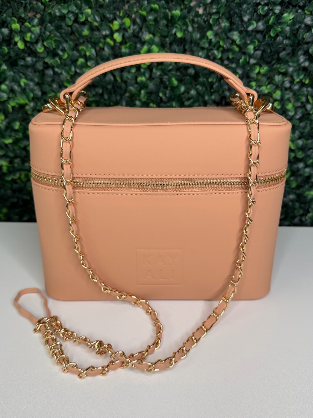 Kayali Structured Tan Cosmetic
Case with Gold Chain Strap (NEW)